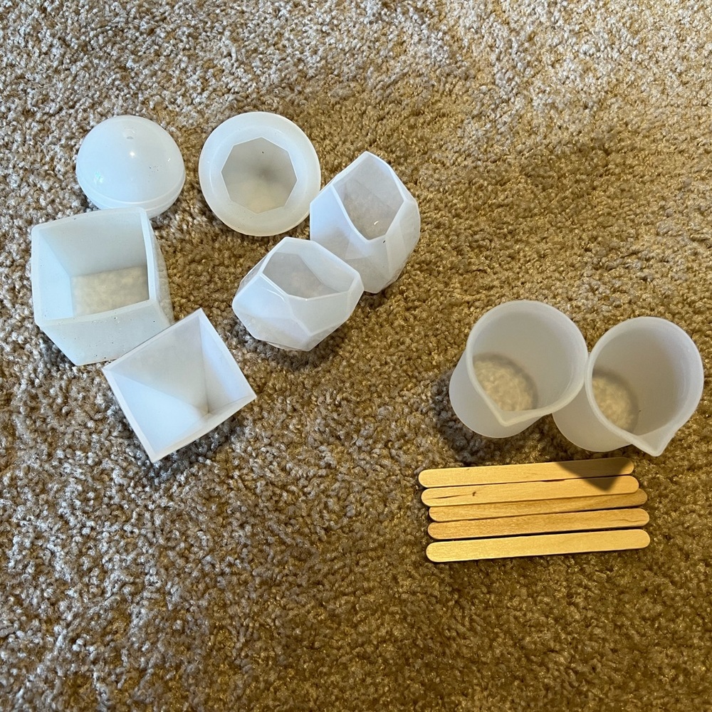 SILICONE RESIN MOLDS
